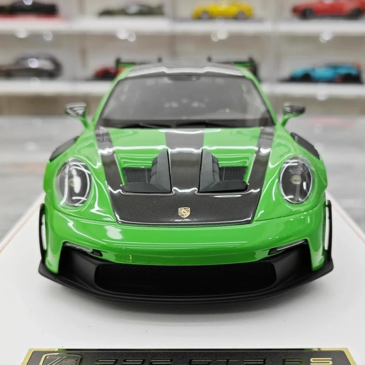 AI Model Porsche 2023 911 992 GT3 RS Green 1:18 – Collectible Resin Model Resin