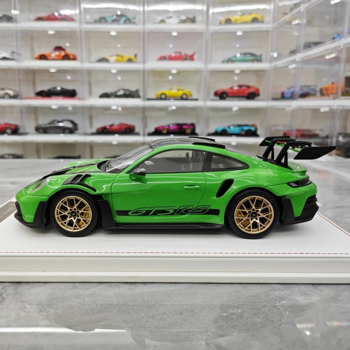 AI Model Porsche 2023 911 992 GT3 RS Green 1:18 – Collectible Resin Model Resin