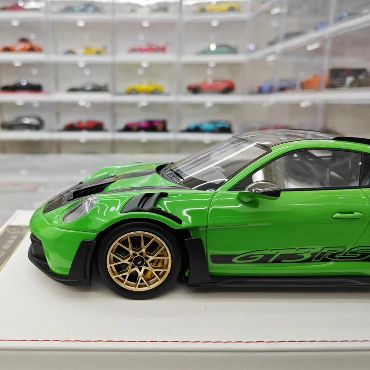 AI Model Porsche 2023 911 992 GT3 RS Green 1:18 – Collectible Resin Model Resin