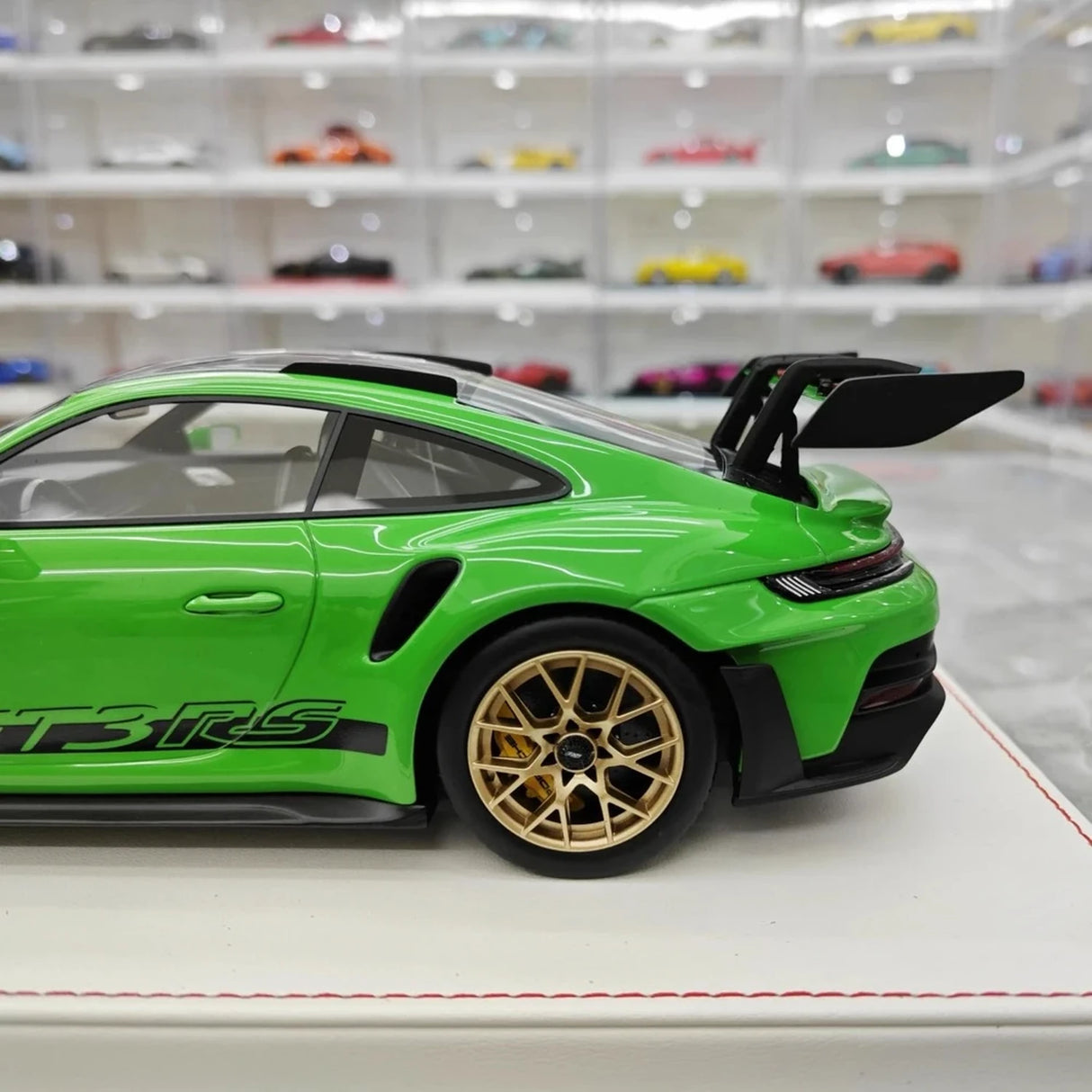 AI Model Porsche 2023 911 992 GT3 RS Green 1:18 – Collectible Resin Model Resin