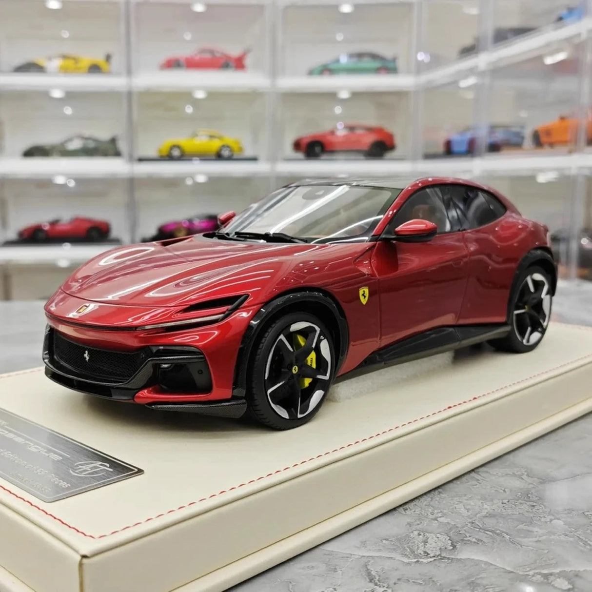 AT Ferrari 2023 Purosangue Magenta 1:18 – Collectible Resin Model Resin