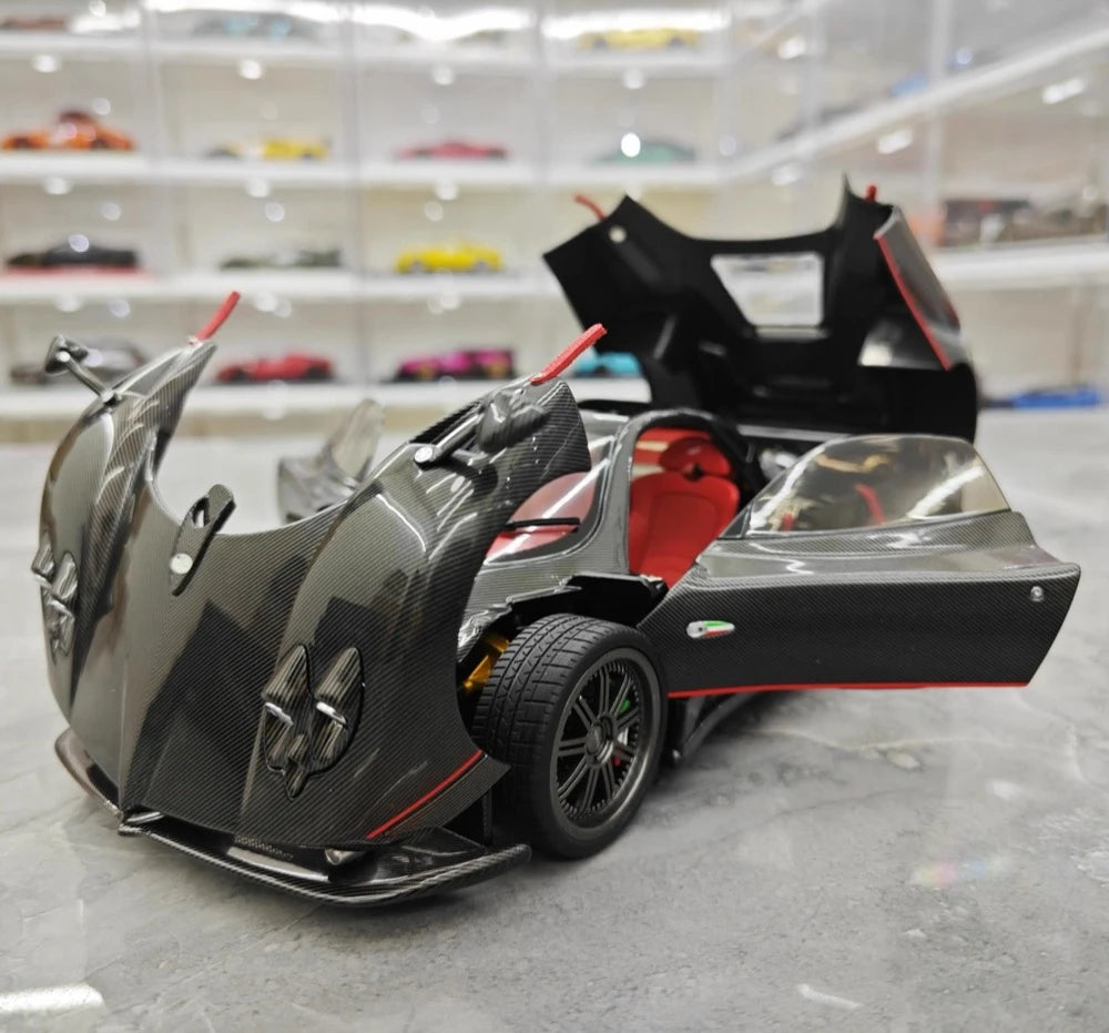 Almost Real Pagani 2005 Zonda F Black 1:18 – Kolekcjonerski model odlewany z odlewu