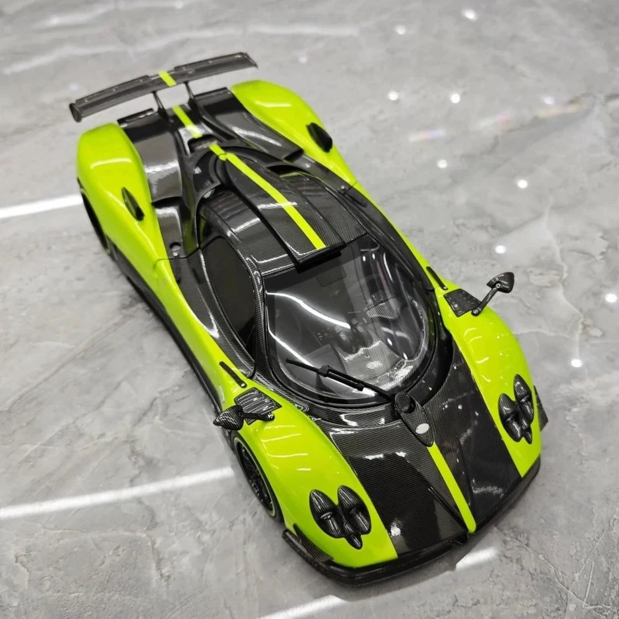 Almost Real Pagani 2009 Zonda Cinque Coupé Green 1:18 – Modelo de fundición a presión coleccionable