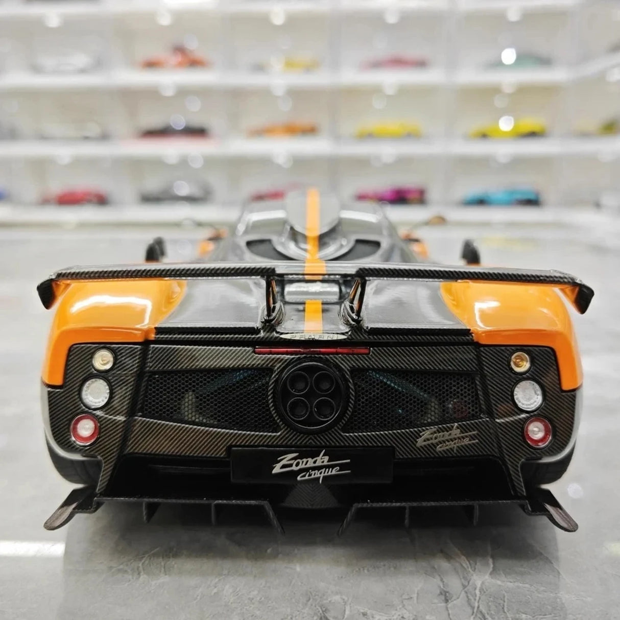 Almost Real Pagani 2009 Zonda Cinque Coupé Amarillo 1:18 – Modelo de metal fundido coleccionable
