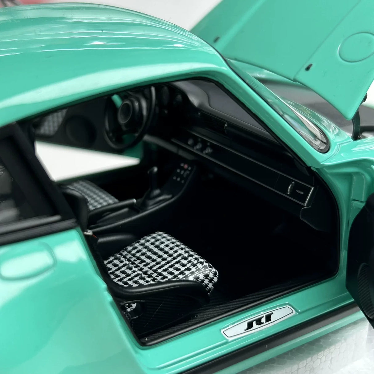 Almost Real Porsche 2018 RUF SCR 40° anniversario Tiffany Blue 1:18 – Modello da collezione in pressofuso
