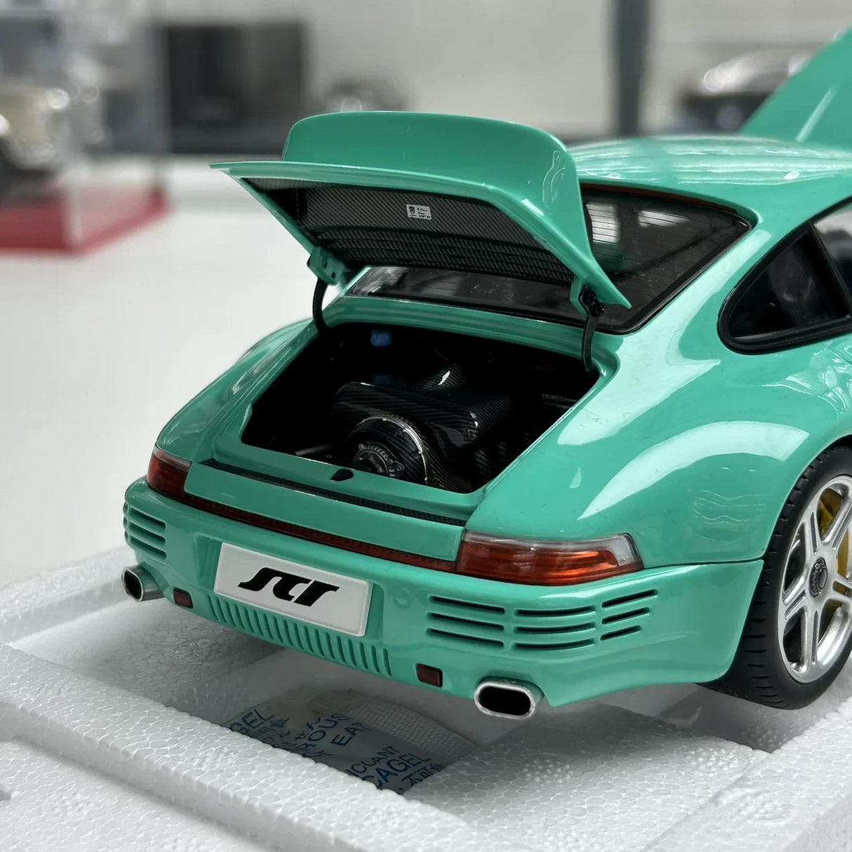 Almost Real Porsche 2018 RUF SCR 40° anniversario Tiffany Blue 1:18 – Modello da collezione in pressofuso