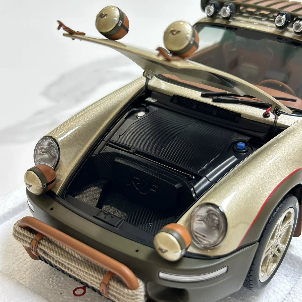 Almost Real Porsche 2018 RUF SCR تشوك 1:18 – نموذج معدني قابل للجمع من القالب المصبوب