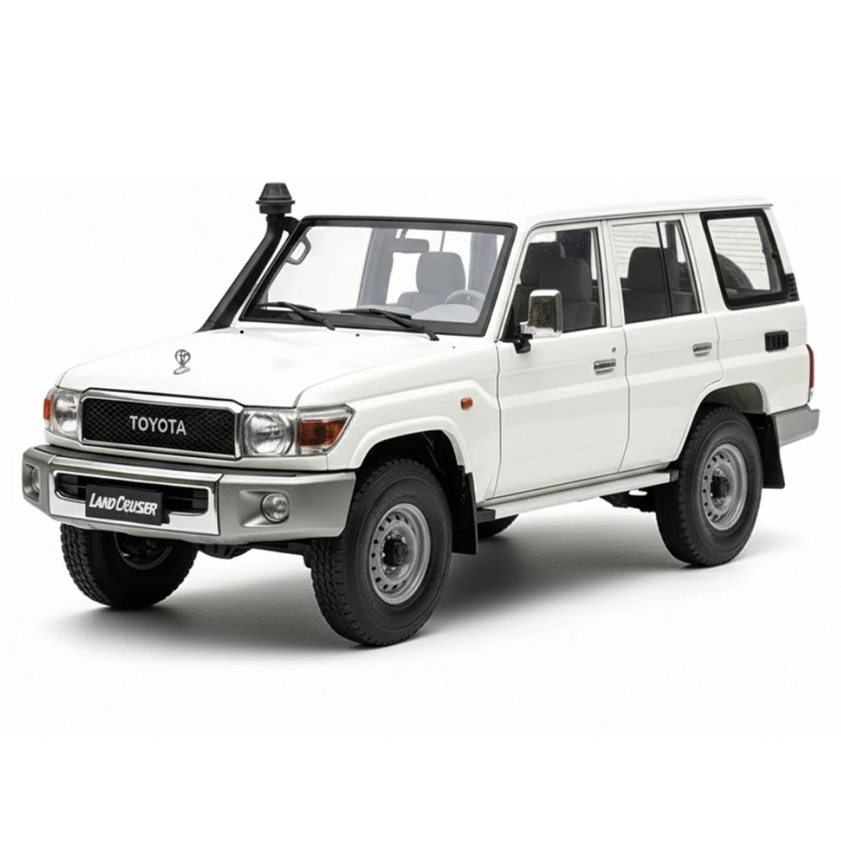 Almost Real Toyota 2017 Land Cruiser Seria 76 White 1:18 – Kolekcjonerski model odlewany