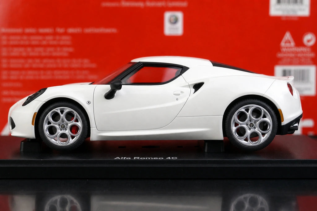 AutoArt Alfa Romeo 2013 4C White 1:18 – Collectible Diecast Model Die-Cast