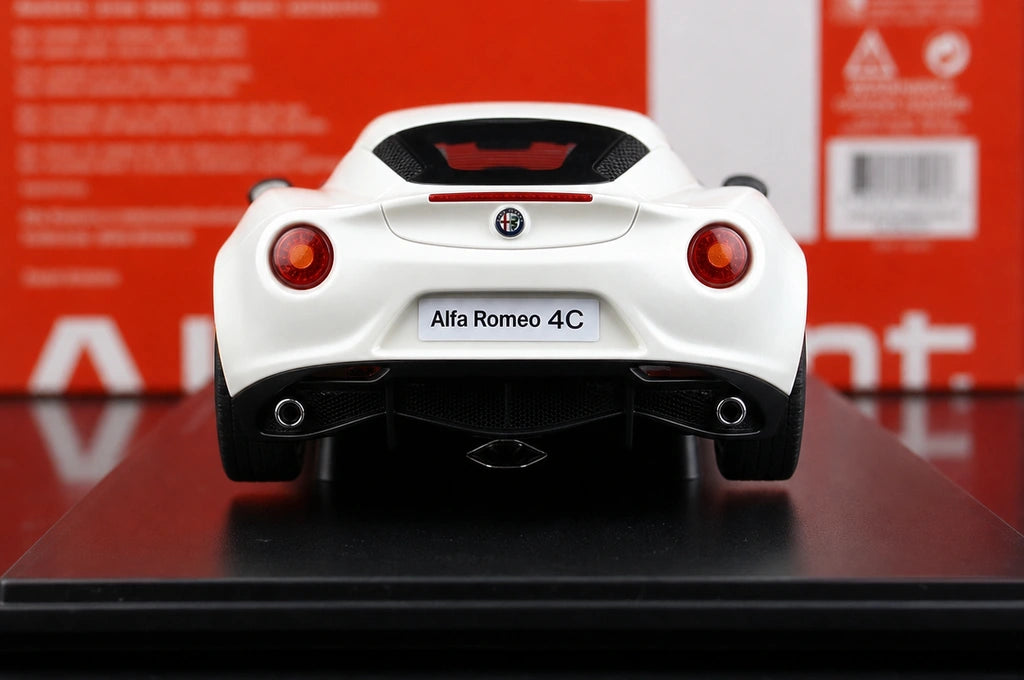 AutoArt Alfa Romeo 2013 4C White 1:18 – Collectible Diecast Model Die-Cast