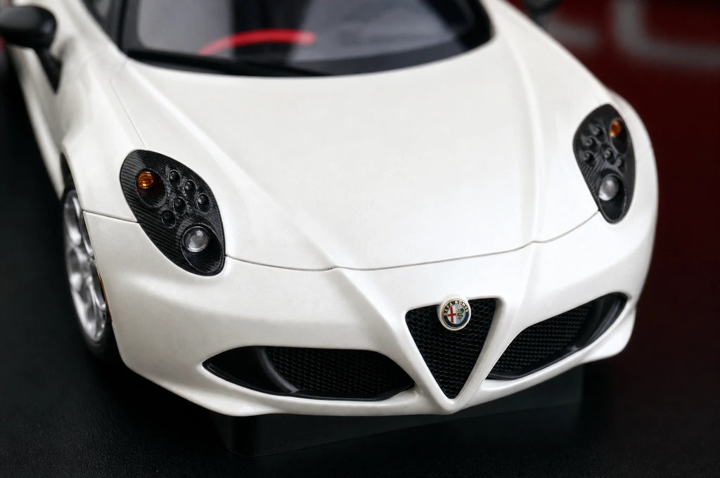 AutoArt Alfa Romeo 2013 4C White 1:18 – Collectible Diecast Model Die-Cast