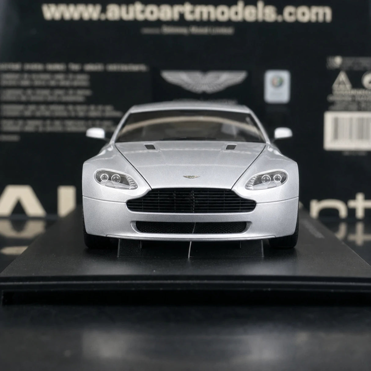 AutoArt Aston Martin 2005 V8 Vantage Silver 1:18 – Collectible Diecast Model Die-Cast