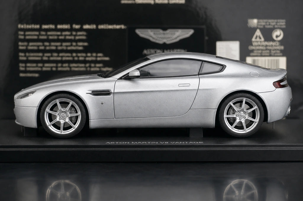 AutoArt Aston Martin 2005 V8 Vantage Silver 1:18 – Collectible Diecast Model Die-Cast