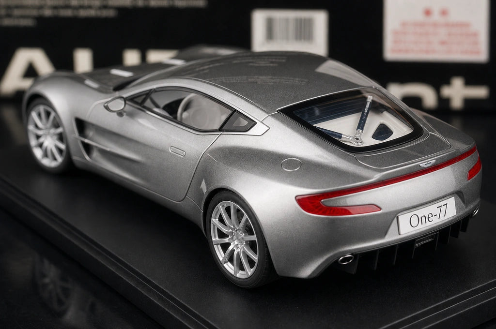 AutoArt Aston Martin 2009 One-77 آيرون جراي 1:18 – نموذج معدني قابل للجمع مصبوب، مصبوب.