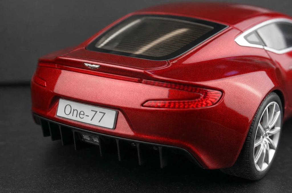 AutoArt Aston Martin 2009 One-77 ميلان ريد 1:18 – نموذج معدني قابل للجمع من القالب المصبوب