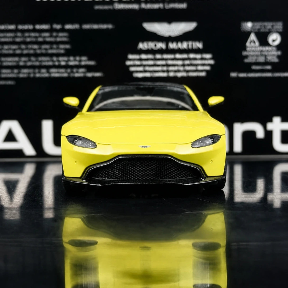 AutoArt Aston Martin 2019 Vantage Lemon Yellow 1:18 – Collectible Diecast Model Die-Cast