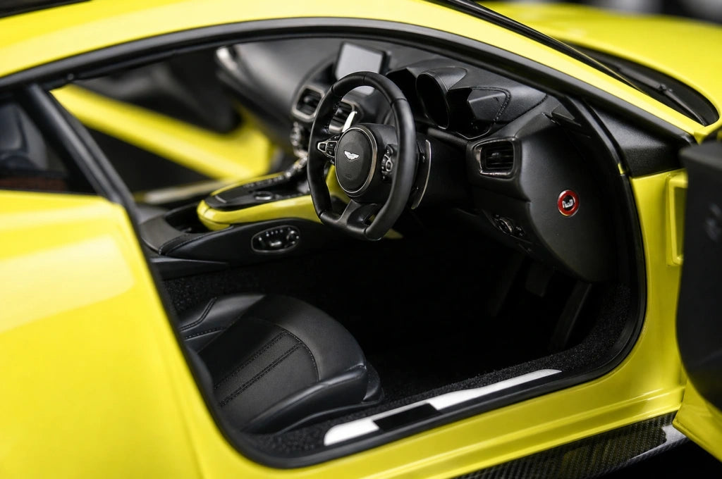 AutoArt Aston Martin 2019 Vantage Lemon Yellow 1:18 – Collectible Diecast Model Die-Cast