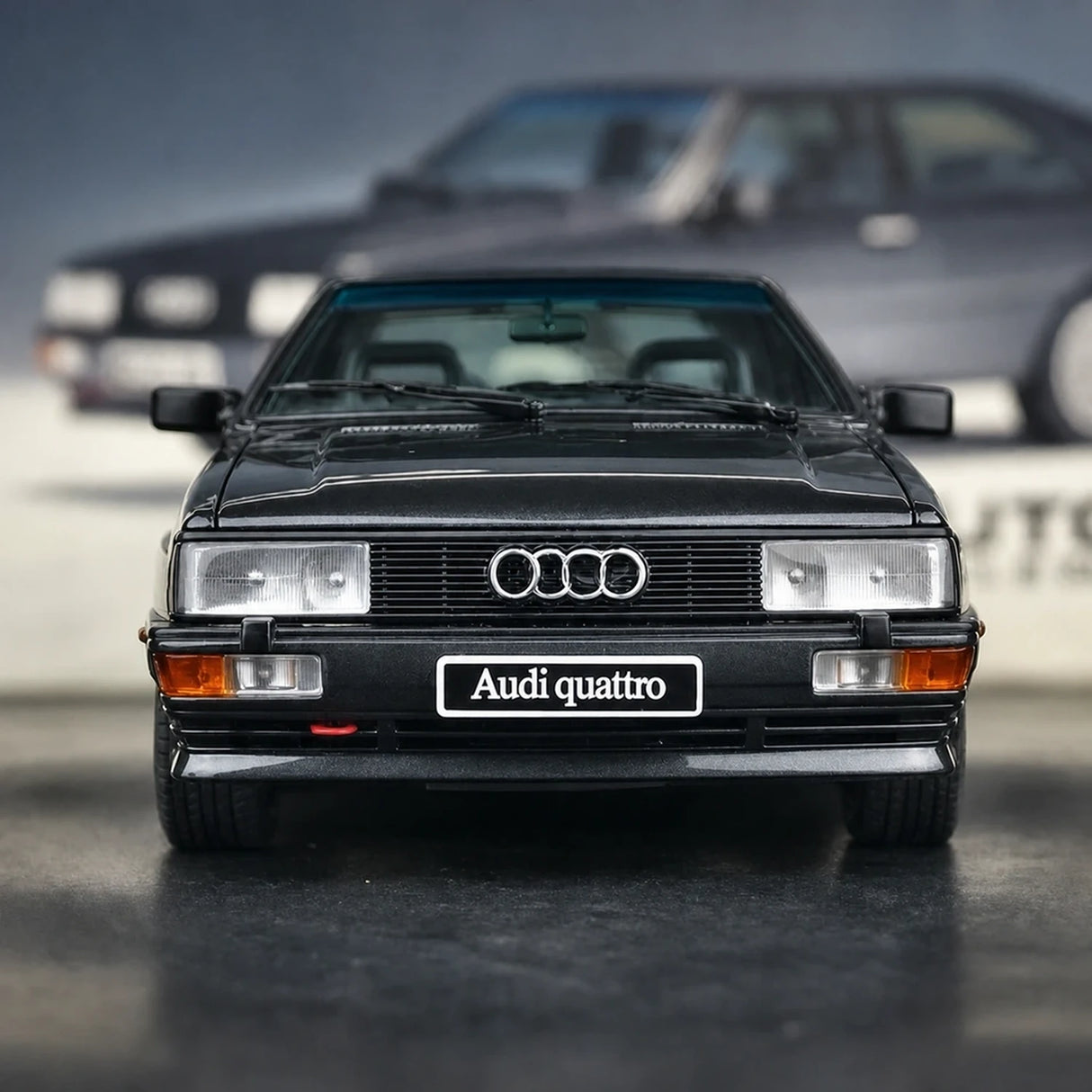AutoArt Audi 1981 كواترو LWB سيلفر آند رمادي 1:18 – نموذج معدني قابل للجمع من القالب المصبوب