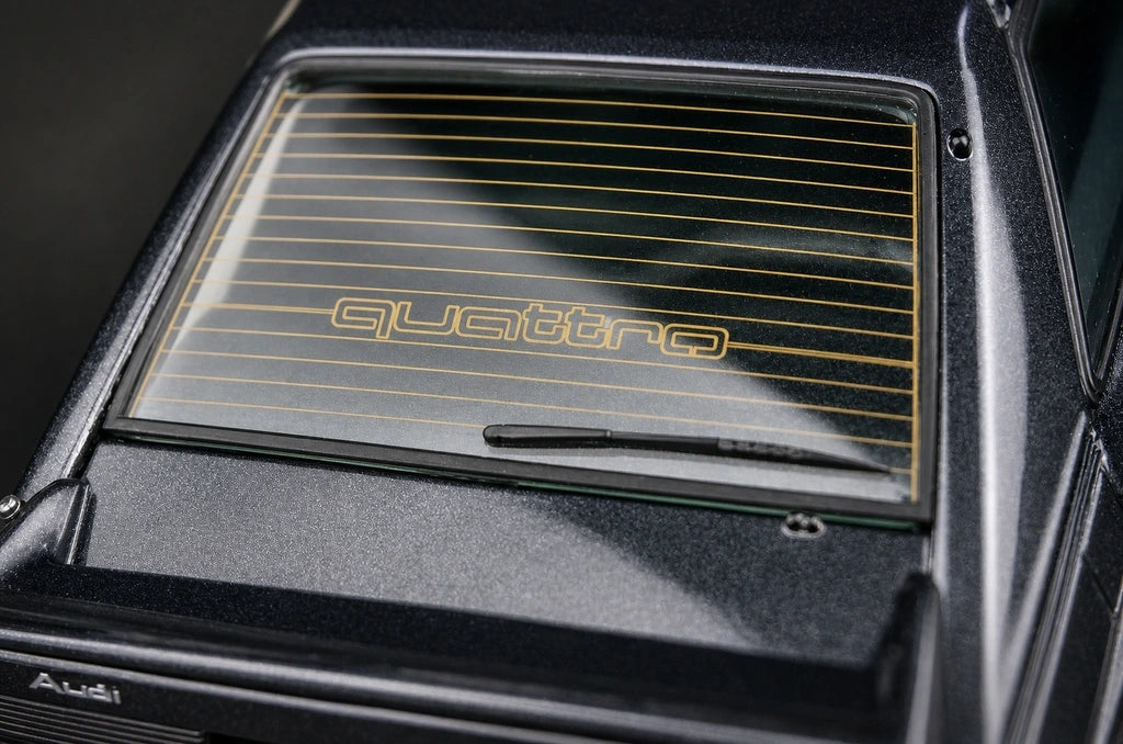 AutoArt Audi 1981 كواترو LWB سيلفر آند رمادي 1:18 – نموذج معدني قابل للجمع من القالب المصبوب