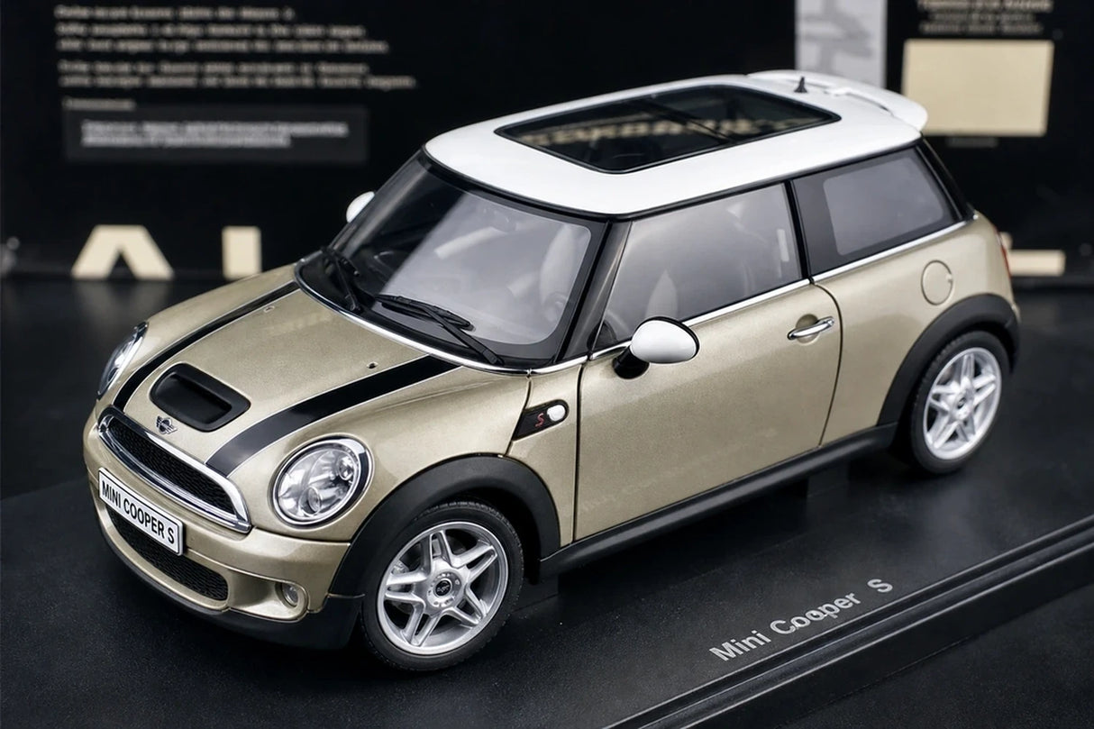 AutoArt BMW 2001 Cooper S Champagne Gold 1:18 – Collectible Diecast Model Die-Cast