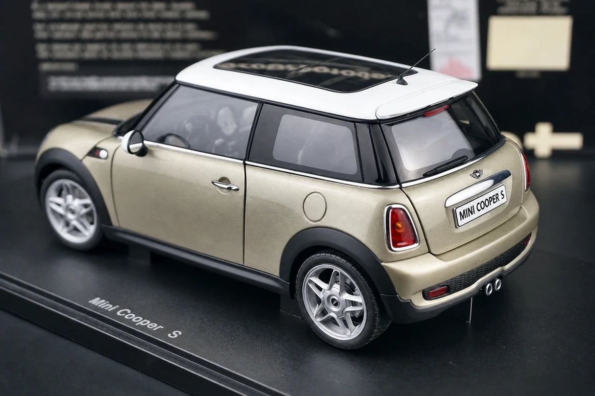 AutoArt BMW 2001 Cooper S Champagne Gold 1:18 – Collectible Diecast Model Die-Cast