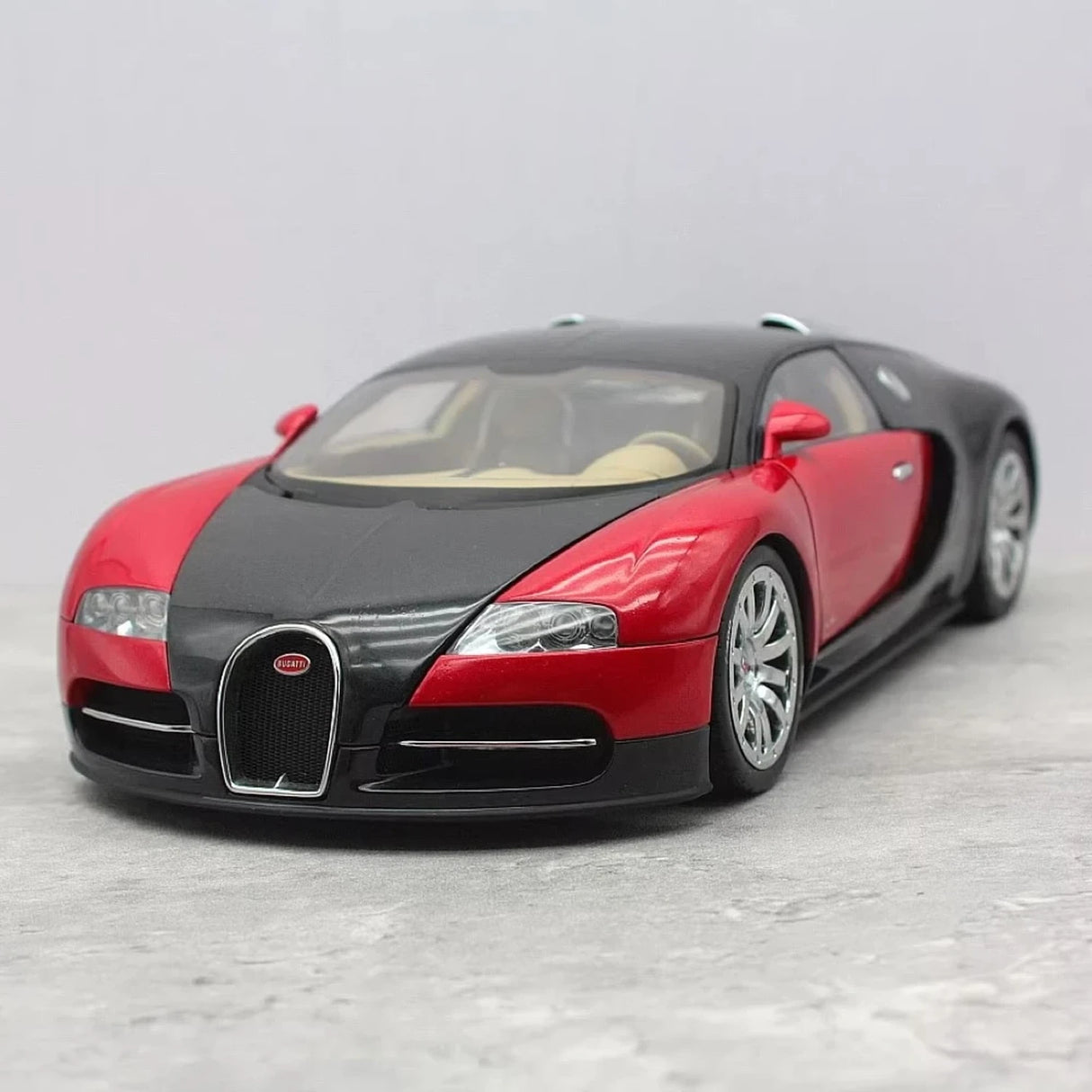 AutoArt Bugatti 2005 Veyron 16.4 Black and Red 1:18 – Collectible Diecast Model Die-Cast