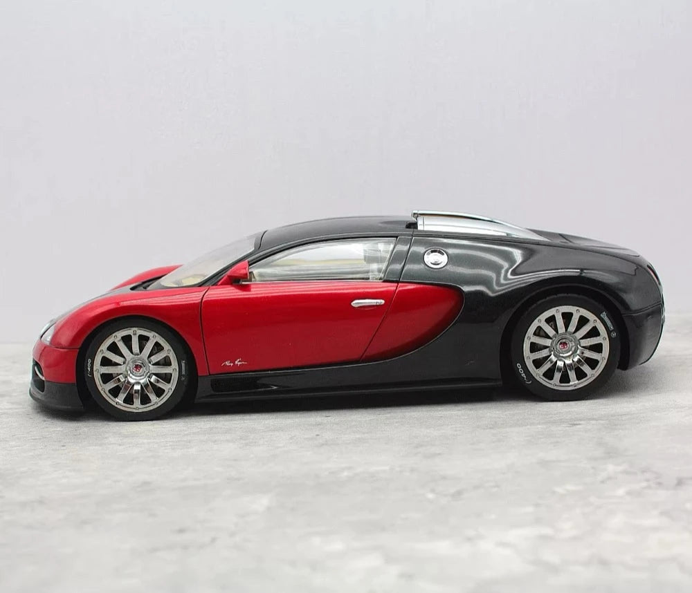 AutoArt Bugatti 2005 Veyron 16.4 Black and Red 1:18 – Collectible Diecast Model Die-Cast