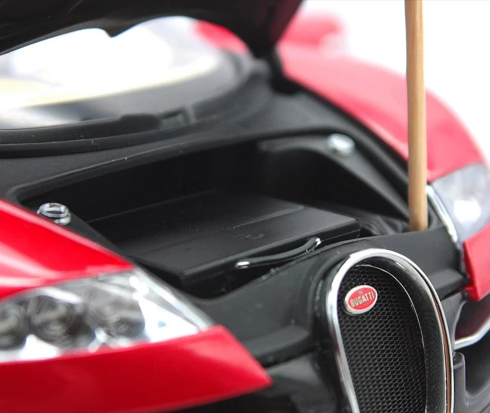 AutoArt Bugatti 2005 Veyron 16.4 Black and Red 1:18 – Collectible Diecast Model Die-Cast