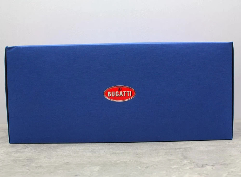 AutoArt Bugatti 2005 Veyron 16.4 Black and Red 1:18 – Collectible Diecast Model Die-Cast