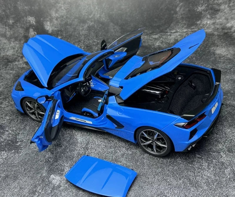 AutoArt شيفروليه 2020 كورفيت C8 ستينغراي Z51 بلو 1:18 – نموذج معدني قابل للجمع مصبوب.