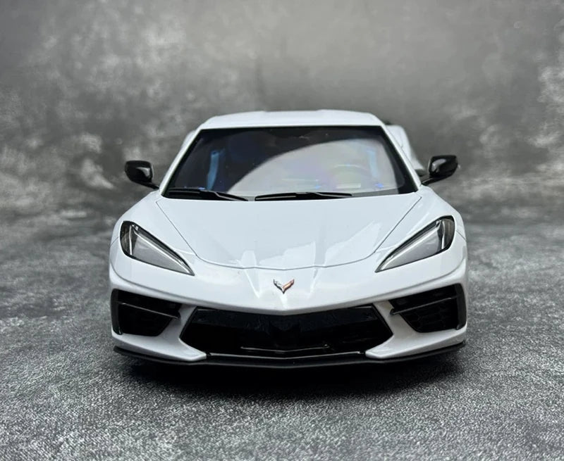 AutoArt شيفروليه 2020 كورفيت C8 ستينغراي Z51 رمادي 1:18 – نموذج معدني قابل للجمع مصبوب.
