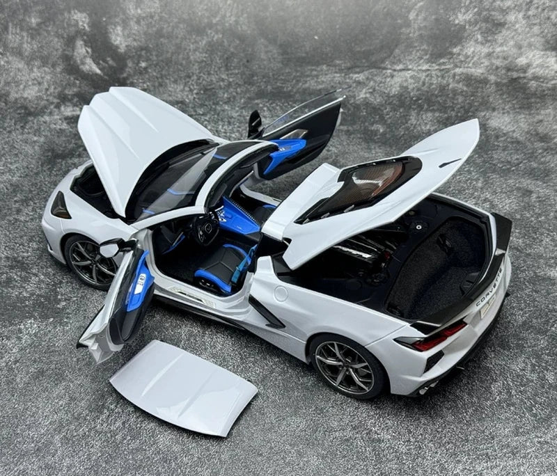 AutoArt شيفروليه 2020 كورفيت C8 ستينغراي Z51 رمادي 1:18 – نموذج معدني قابل للجمع مصبوب.