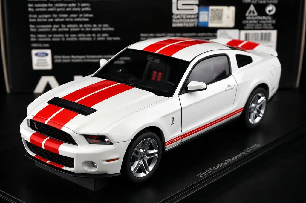 AutoArt Ford 1967 Shelby Mustang GT500 1:18 Rosso e Bianco – Modello da collezione pressofuso