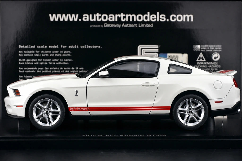 AutoArt Ford 1967 Shelby Mustang GT500 1:18 Rosso e Bianco – Modello da collezione pressofuso