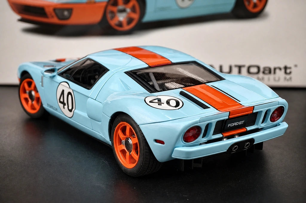 AutoArt فورد 2004 GT جلف ليفري 1:18 – نموذج معدني قابل للجمع مصبوب.
