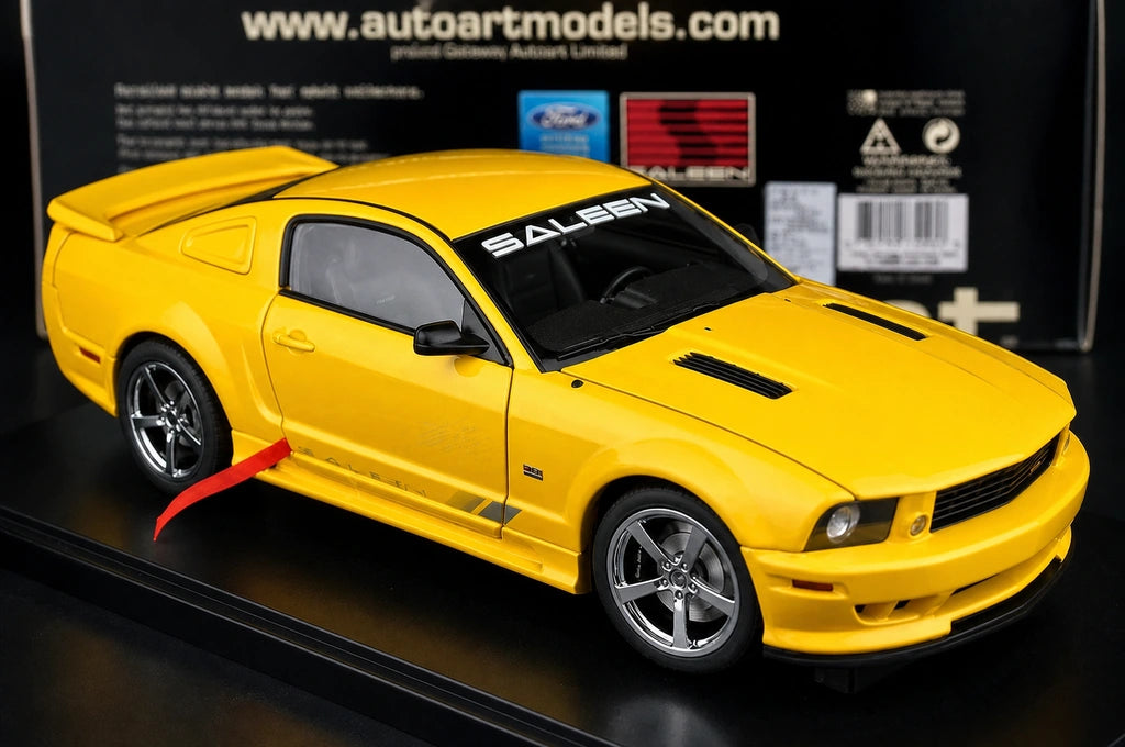 AutoArt فورد 2005 موستانج سالين S281 الأصفر 1:18 – نموذج معدني قابل للجمع مصبوب.