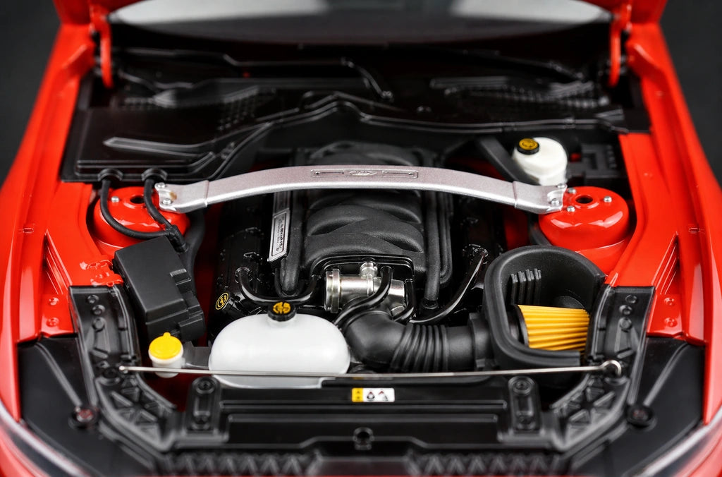 AutoArt فورد 2016 شيلبي موستانج GT350R ريد 1:18 – نموذج معدني قابل للجمع من القالب المصبوب