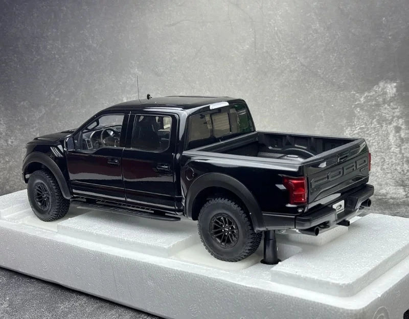 AutoArt Ford 2019 F-150 Raptor SuperCrew Black 1:18 – Collectible Diecast Model Die-Cast