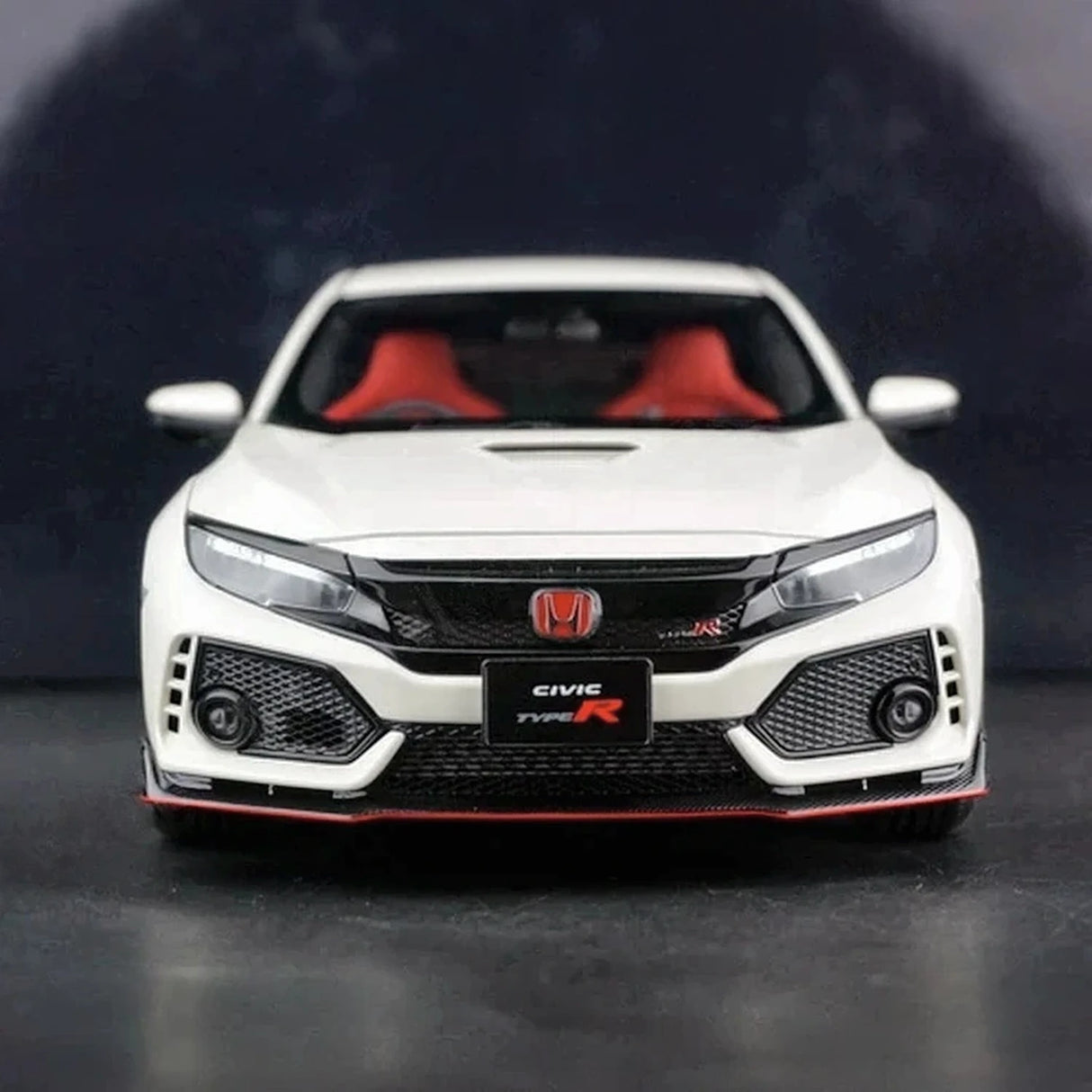 AutoArt Honda 2017 Civic Type-R FK8 White First Release 1:18 – Collectible Diecast Model Die-Cast