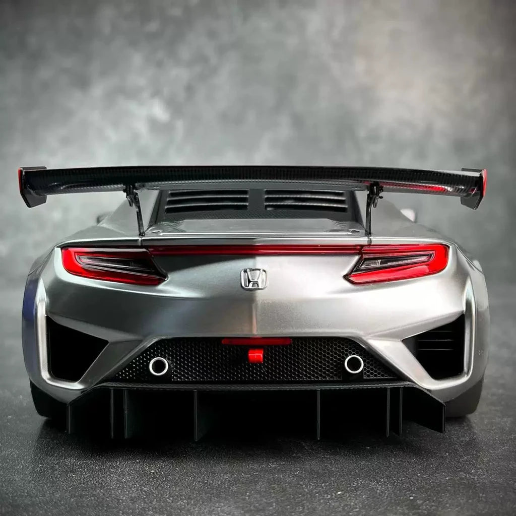 AutoArt Honda 2018 NSX GT3 سيلفر 1:18 – نموذج معدني قابل للجمع مصبوب، مصبوب.