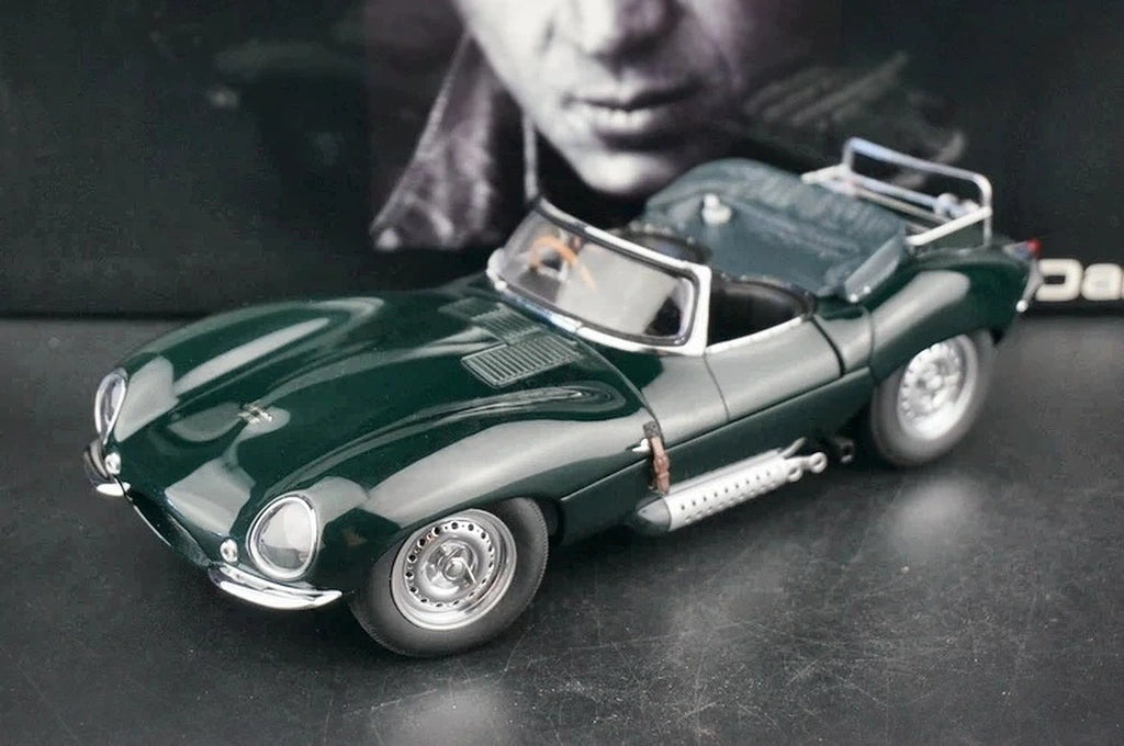 AutoArt Jaguar 1957 XK-SS Steve McQueen 1:18 – samlarobjekt gjuten modell gjutet