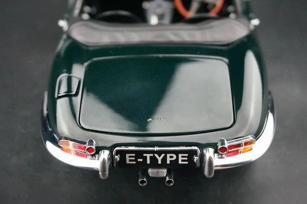AutoArt Jaguar 1961 E-Type Roadster Green 1:18 – Collectible Diecast Model Die-Cast