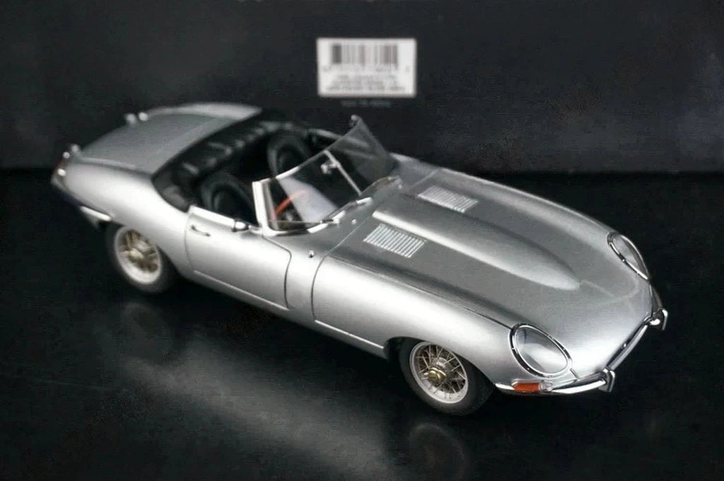 AutoArt Jaguar 1961 E-Type Roadster Silver 1:18 – Collectible Diecast Model Die-Cast