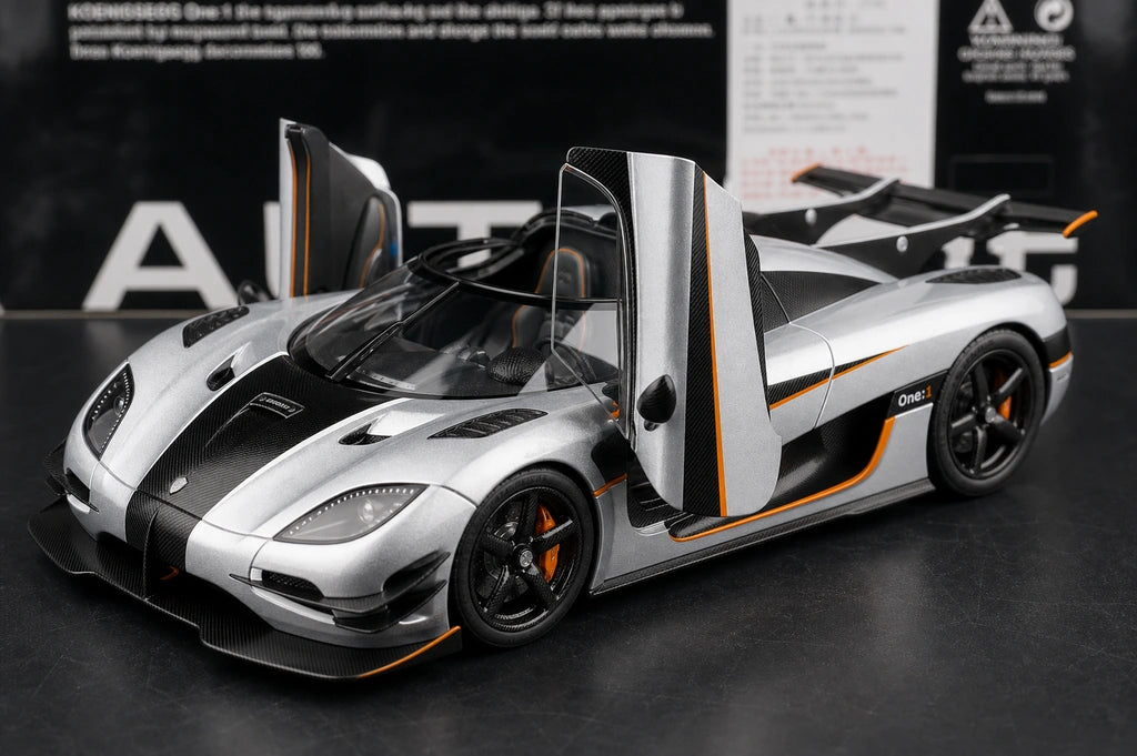 AutoArt Koenigsegg 2014 One1 Silver 1:18 – نموذج معدني قابل للجمع من القالب المصبوب