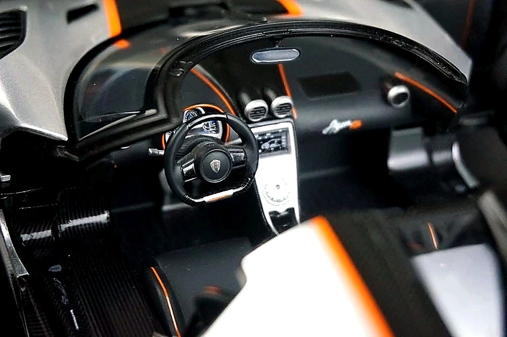 AutoArt Koenigsegg 2015 Agera RS سيلفر 1:18 – نموذج معدني قابل للجمع مصبوب، مصبوب.