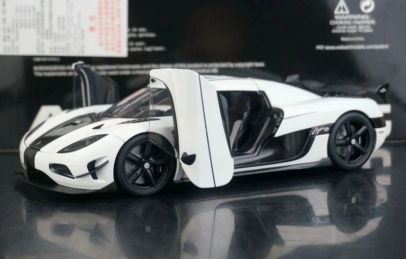 AutoArt Koenigsegg 2015 Agera RS وايت 1:18 – نموذج معدني قابل للجمع من القالب المصبوب