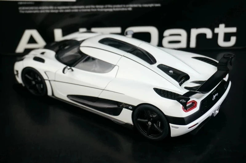 AutoArt Koenigsegg 2015 Agera RS وايت 1:18 – نموذج معدني قابل للجمع من القالب المصبوب