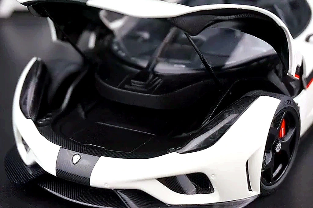 AutoArt Koenigsegg 2016 Regera White 1:18 – Keräilymallinen valuvalumalli