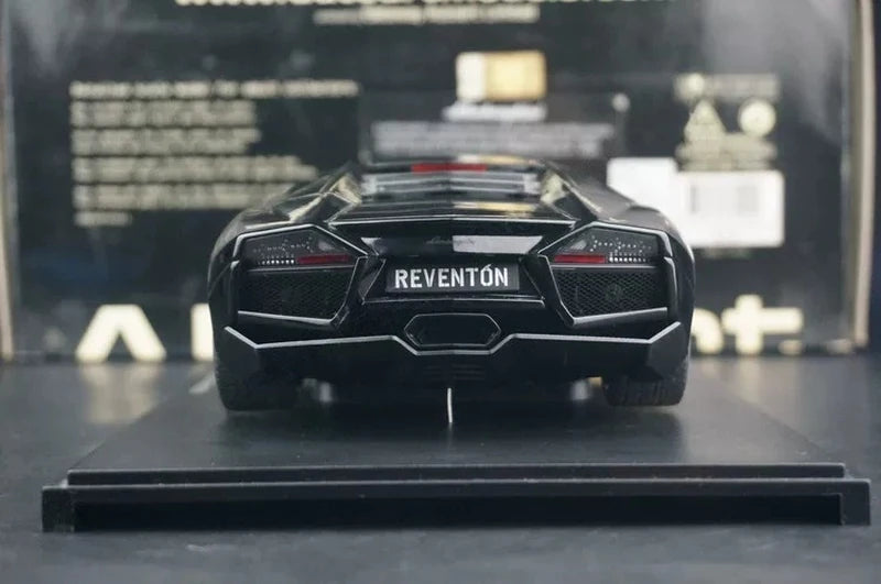 AutoArt Lamborghini 2007 ريفينتون بلاك 1:18 – نموذج معدني قابل للجمع من القالب المصبوب