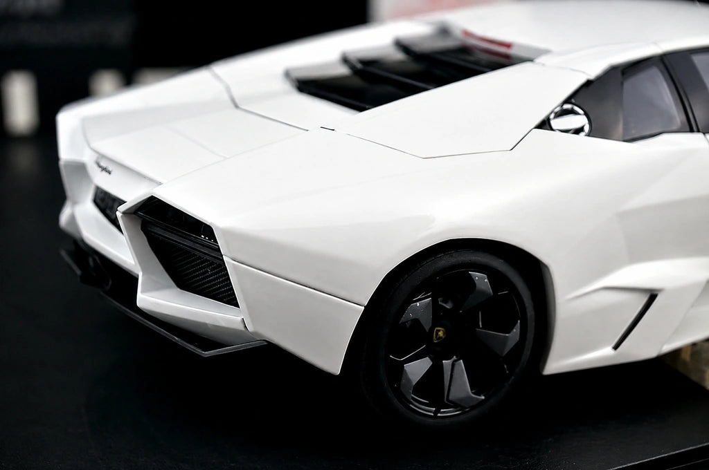 AutoArt Lamborghini 2008 Reventon White 1:18 – Collectible Diecast Model Die-Cast